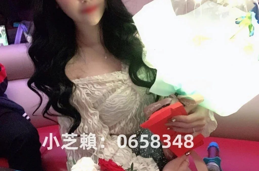 [高雄]與極品巨乳美甲師偷加line用她的E奶幫我奶泡按摩0658348